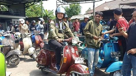 Ketemu Komunitas Motor Di Pekalongan Capres Ganjar Tanya Harga Vespa