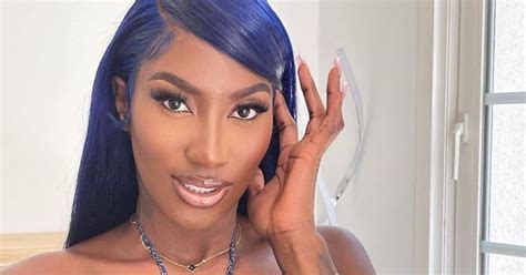 Aya Nakamura amincie cette photo en bikini fait réagir les internautes