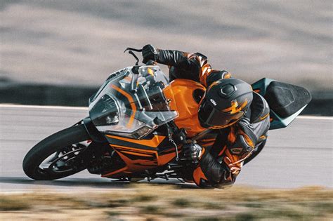 KTM RC 390 2022 MotoPlus Ca