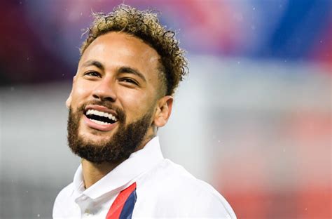 Neymar Jn enfin heureux à Paris