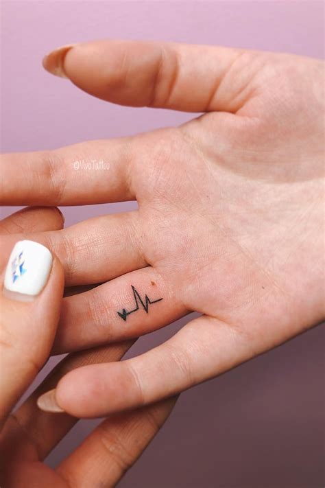 12 Beautiful Tiny Hand Tattoo Ideas Finger Tattoo For Women, Small ...