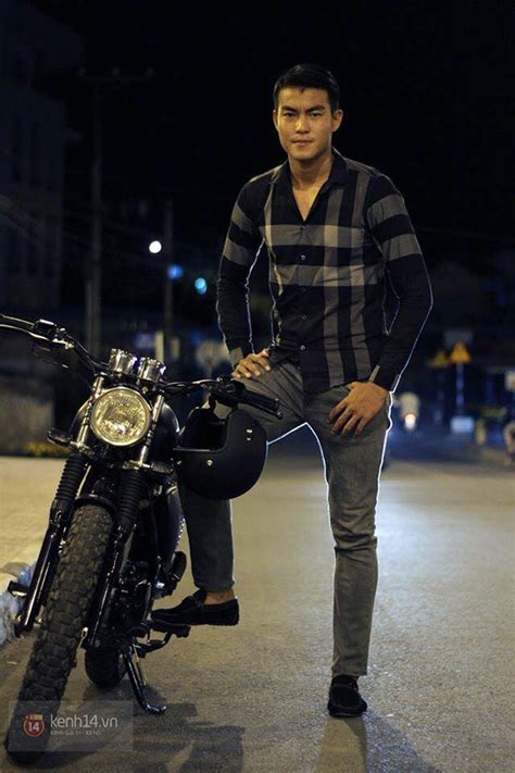 Trung vệ đẹp trai như hot boy của Olympic Việt Nam và giấc mơ xây nhà cho mẹ