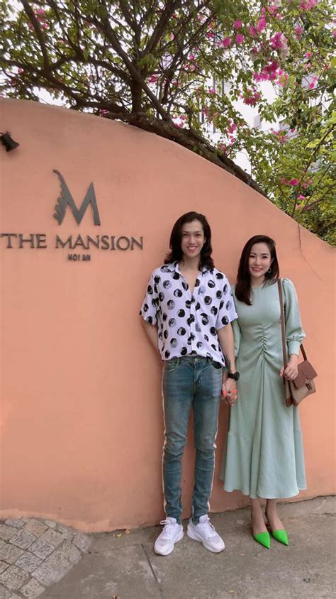 Lý Phương Châu tung loạt ảnh bikini nóng bỏng do bạn trai chụp