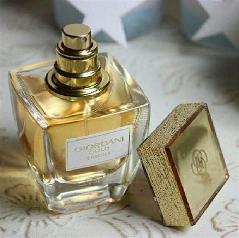 Oriflame Giordani Gold - Reviews | MakeupAlley