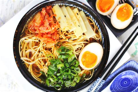 Vegetarische Ramen Nudelsuppe Mit Dashi Gem Sebr He Kimchi