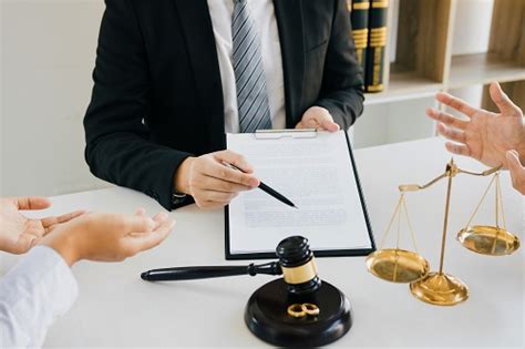 Comment Choisir Un Avocat Spécialisé En Divorce