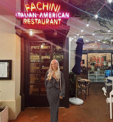 Ava Moon (@ava.moon) • Instagram photos and videos