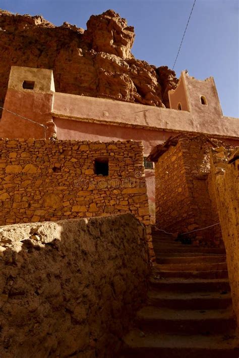 Berberer Dorf Ait Mansour Tal Tor Zu Den Gleichnamigen Schluchten