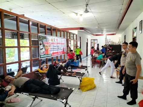 Sinar Pagi Baru Polres Sekadau Gelar Donor Darah Dalam Rangka HUT