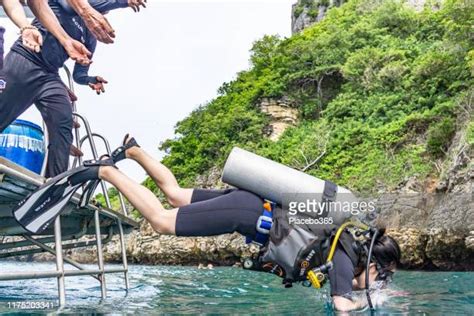 Belly Flop Dive Photos And Premium High Res Pictures Getty Images