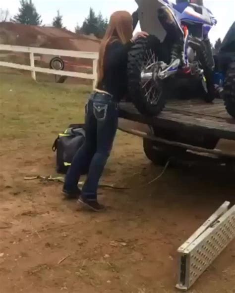 Drop It Like It S Hot Scrolller