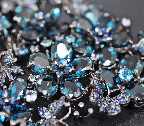 Серебряное колье с топазами, синими сапфирами и танзанитами купить в ...