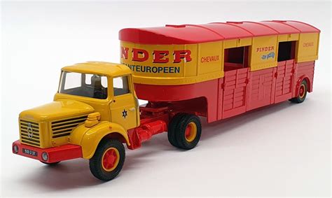 Corgi 1 50 Scale 70301 Berliet TLR Semi Transporter Jean Richard Pinder