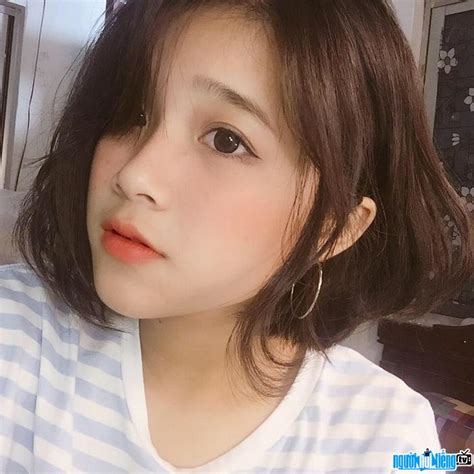 Hot girl Vương Khánh Ly