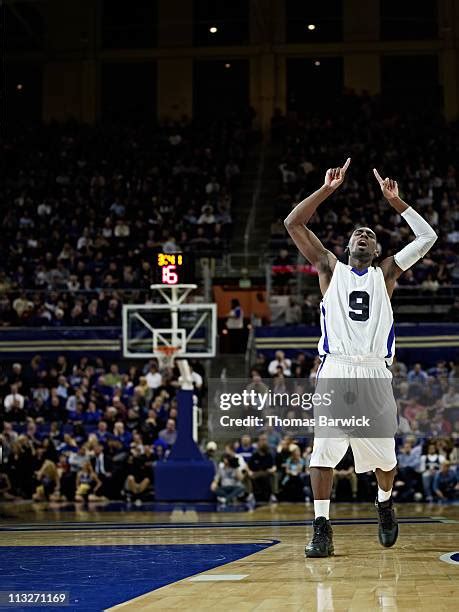 Number 23 Basketball Player Foto e immagini stock - Getty Images