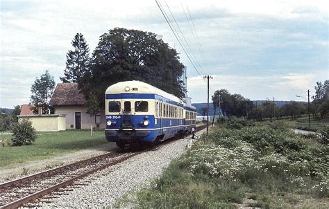 Der ÖBB Dieseltriebzug der BR 4046 mit Steuerwagen 6546 (1954)war ...