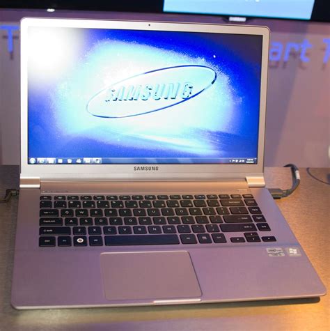 Samsung Seria 9, disponibil în România - connect România