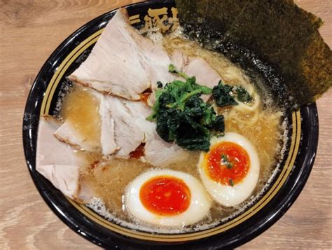 『特製豚骨醤油ラーメン』横浜家系ラーメン豚骨男のレビュー ラーメンデータベース