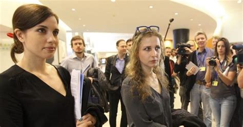 Las Pussy Riot denuncian en la Eurocámara el maltrato de prisioneros en