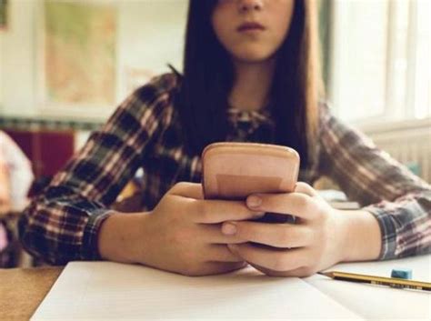 Danimarca 1 000 Giovani Incriminati Per Un Video Hot Su Facebook Corriere It