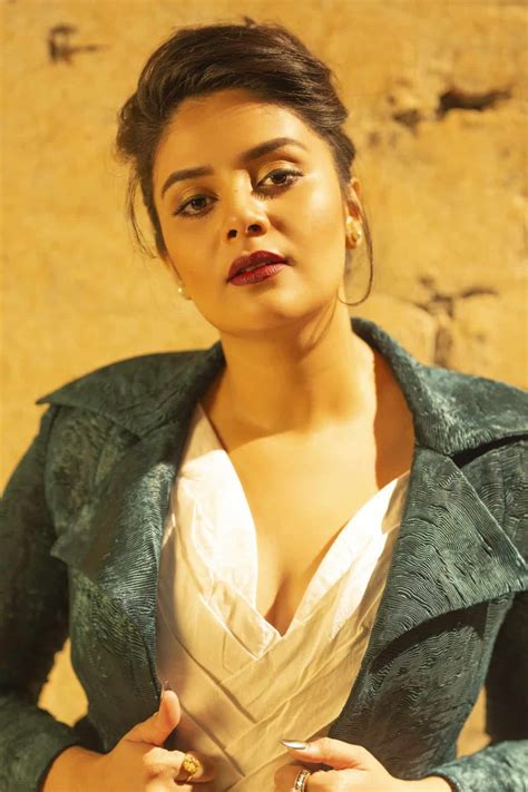 Pics Hot Hot Telugu Anchor Sreemukhi