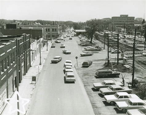 Elmhurst, New York Central, Illinois, New York Skyline, Chicago ...