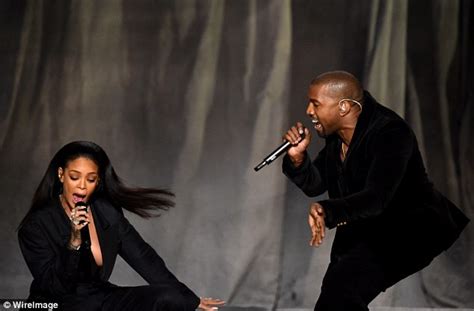 Watch Jay Z And Beyonces Priceless Reactions As Kanye West Storms The