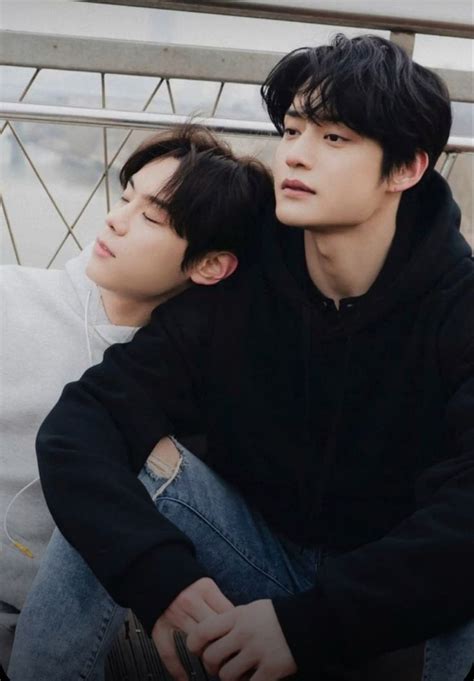 Pin By Reipha A On Aesthetic Cute Gay Couples Cute Couples Cuddling Cute Couple Videos