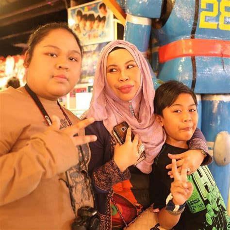 Cik B Anak Dato Seri Vida