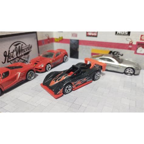 Miniatura Hot Wheels Ferrari Sp Preta Flames All Stars Loose Mainline Escala