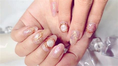 Iridescent Mother Of Pearl Nails Are Going To Be Your Go To Shimmery