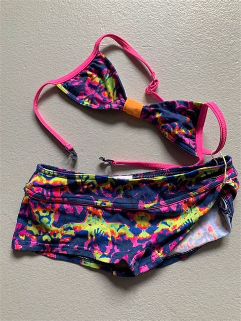 Bikini Gr 122 128 Gebraucht in Lostorf für CHF 1 mit Lieferung auf Ricardo kaufen