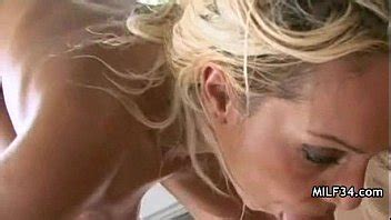 MILF Ama De Casa Cachonda Follada En POV XVIDEOS