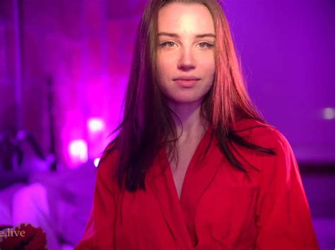 Cinnabelle 12032020 Shaved Pussy Close Up