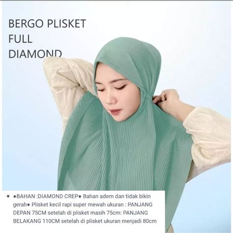 8 Hot Sexy Amira Othman Bikini Pics