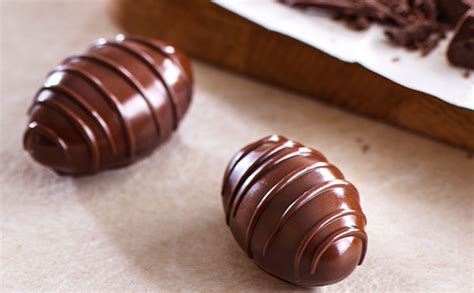 Jomara Dates With Almonds 250g: Buy Online at Best Price in UAE - Amazon.ae