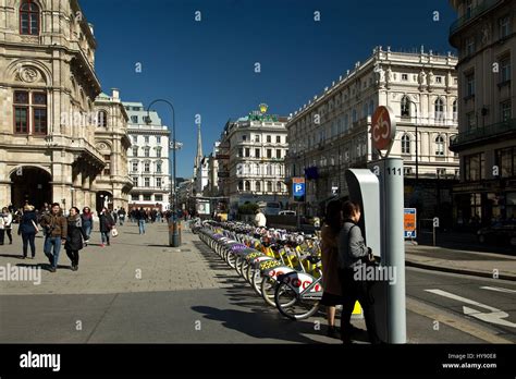 Bike Hire, Vienna Stock Photo - Alamy
