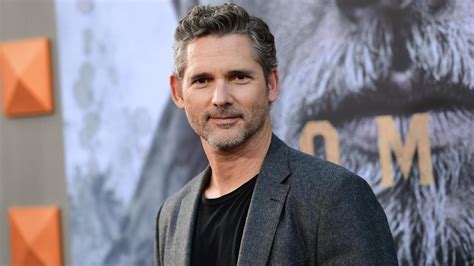 How old is Eric Bana, who does he play in Dirty John and whats his net