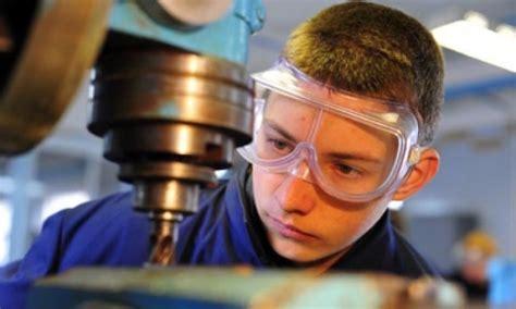 Заработай на пенсию: россиянам можно работать с 14 лет