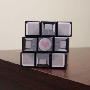 Companion Cube – Geek Crafts