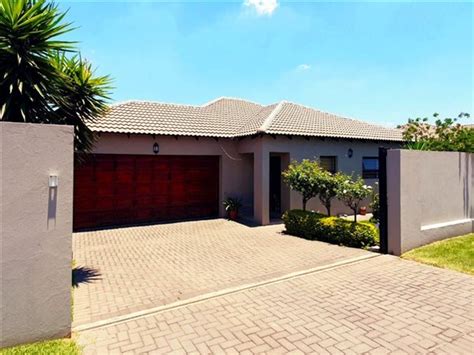 Houses For Sale In Buccleuch Private Property