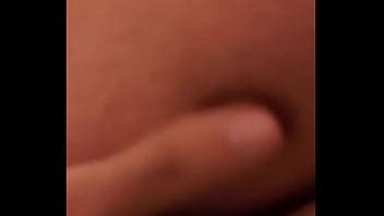 Tocando a mi compañero de cuarto hetero que llegó tomado del bar XVIDEOS