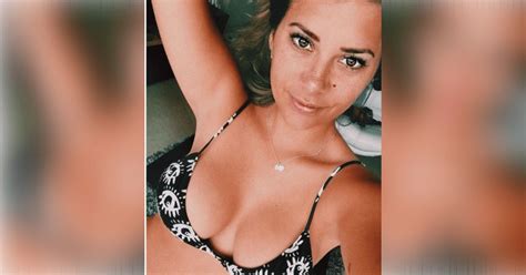 Hija Del Turco Mohamed Presume Candente Momento Con Su Novio