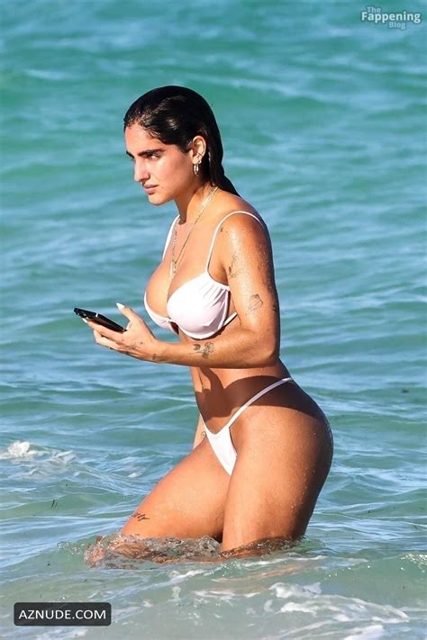 Isabella Ladera Sexy Spotted Showing Off Her Sizzling Bikini Body At The Beach In Miami Aznude
