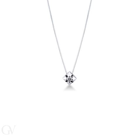 18k White Gold Solitaire Necklace With Diamond Setted On Daw