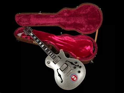 Noel Gallaghers Custom Silver Sparkle Gibson Les Paul Up For Sale