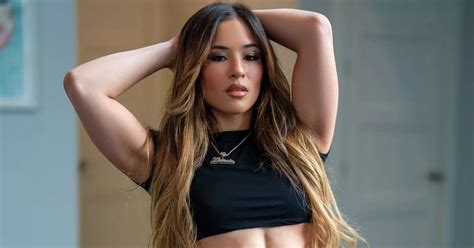 Valerie Loureda S Unreal Abs Leave Fans Of Bellator Babe Turned WWE Sex Kitten In Love Daily Star