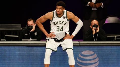 Antetokounmpo Y Los Campeones Bucks Ganan A Los Diezmados Sixers