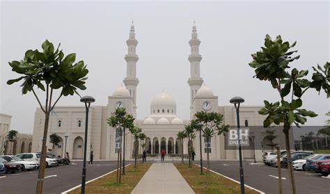 seni bina masjid sri sendayan jadi tumpuan ramai nasional berita harian