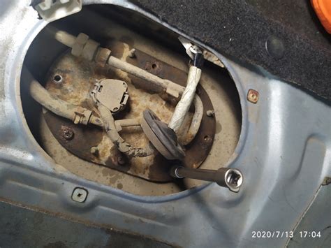 Бензонасос и датчик уровня топлива — Toyota Carina E, 2 л, 1994 года ...